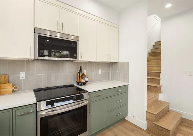 Photo 4 of Condo for sale at 5915 9th Avenue NW, Seattle, WA 98107 | MLS# NWM2599019 | Listing updated on 2026-10-28