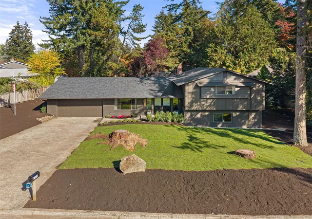 Photo 2 of Single family home for sale at 1025 Panorama Dr, Fircrest, WA 98466 | MLS# NWM2599024 | Listing updated on 2026-10-29