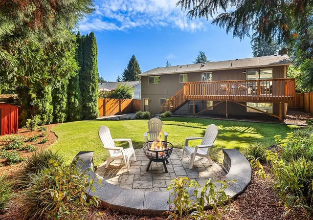 Photo 1 of Single family home for sale at 3008 Ne 201st Place, Lake Forest Park, WA 98155 | MLS# NWM2599026 | Listing updated on 2026-10-29