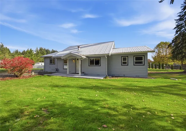 Photo 2 of Single family home for sale at 8 Stamper Rd, Elma, WA 98541 | MLS# NWM2599033 | Listing updated on 2026-10-28