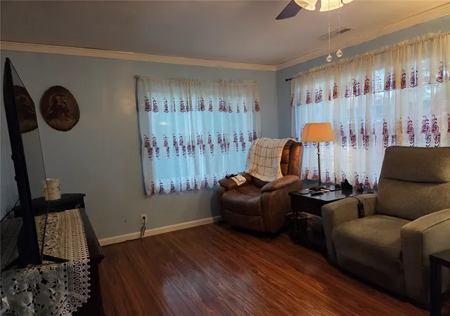 Photo 3 of Single family home for sale at 1923 Washington Way, Longview, WA 98632 | MLS# NWM2599039 | Listing updated on 2026-10-29