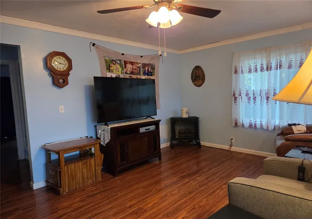 Photo 4 of Single family home for sale at 1923 Washington Way, Longview, WA 98632 | MLS# NWM2599039 | Listing updated on 2026-10-29