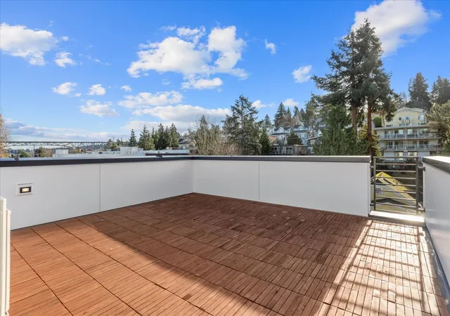 Photo 2 of Sale Pending at 3112 Queen Anne Ave N, Seattle, WA 98109 | MLS# NWM2599051 | Listing updated on 2026-10-28