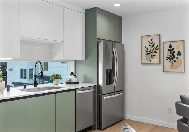 Photo 4 of Sale Pending at 3112 Queen Anne Ave N, Seattle, WA 98109 | MLS# NWM2599051 | Listing updated on 2026-10-29