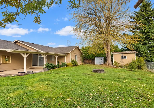 Photo 2 of Single family home for sale at 5313 Oriole Dr, Longview, WA 98632 | MLS# NWM2599171 | Listing updated on 2026-10-29