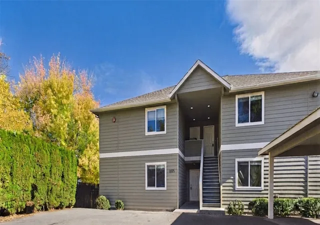 Condo for sale at 1005 Cascade St #A, Wenatchee, WA 98801 | MLS# NWM2599172