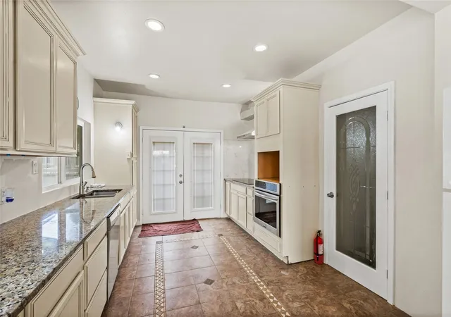 Photo 3 of Single family home for sale at 4012 Rucker Ave, Everett, WA 98201 | MLS# NWM2599175 | Listing updated on 2026-10-29