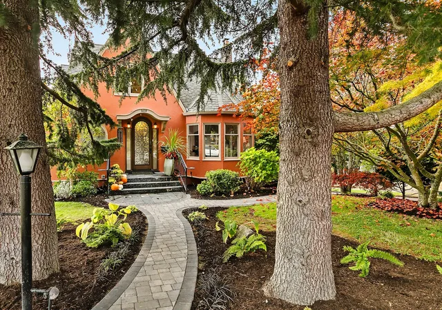 Photo 1 of Single family home for sale at 3639 Magnolia Blvd W, Seattle, WA 98199 | MLS# NWM2599178 | Listing updated on 2026-10-30