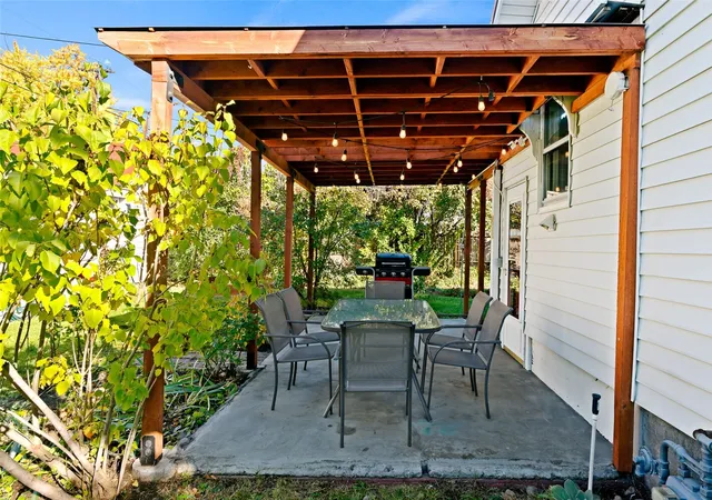 Photo 3 of Single family home for sale at 207 N Sprague St, Ellensburg, WA 98926 | MLS# NWM2599182 | Listing updated on 2026-10-29