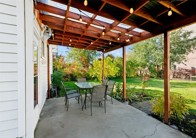 Photo 4 of Single family home for sale at 207 N Sprague St, Ellensburg, WA 98926 | MLS# NWM2599182 | Listing updated on 2026-10-29