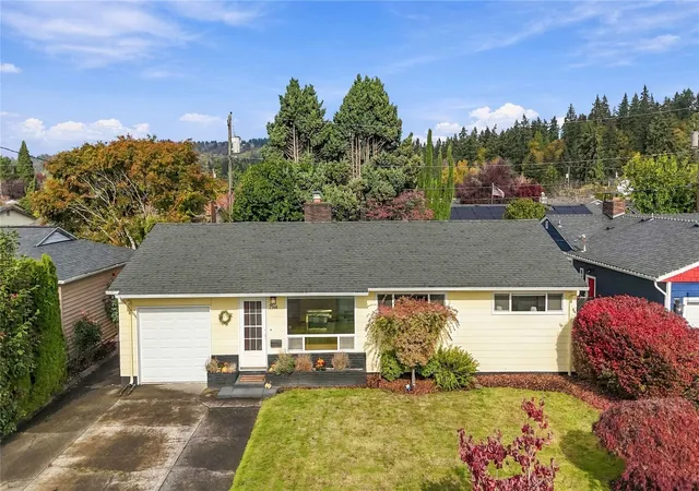 Photo 1 of Single family home for sale at 2566 Taylor Ave, Longview, WA 98632 | MLS# NWM2599221 | Listing updated on 2026-10-29