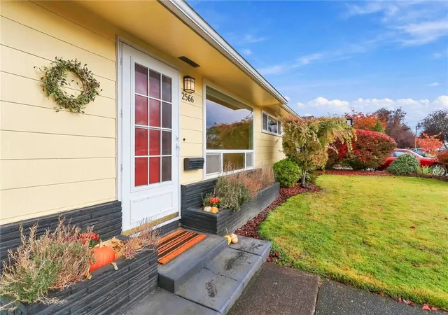 Photo 2 of Single family home for sale at 2566 Taylor Ave, Longview, WA 98632 | MLS# NWM2599221 | Listing updated on 2026-10-29