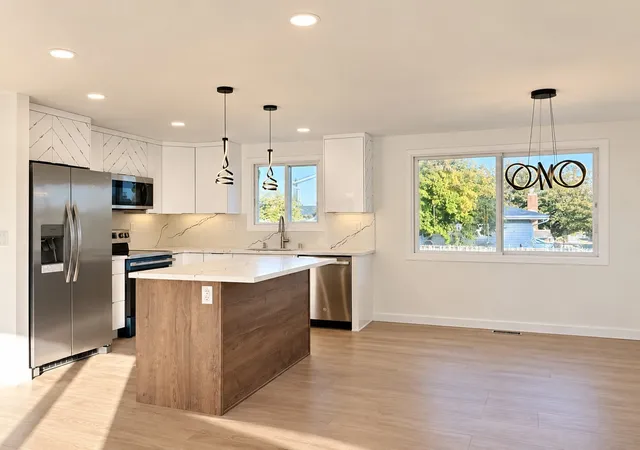 Photo 3 of Single family home for sale at 24436 13th Place S, Des Moines, WA 98198 | MLS# NWM2599220 | Listing updated on 2026-10-29