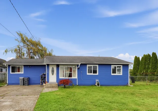 Photo 1 of Single family home for sale at 1808 Bay Ave, Aberdeen, WA 98520 | MLS# NWM2599225 | Listing updated on 2026-10-29