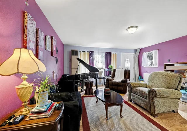 Photo 4 of Single family home for sale at 1808 Bay Ave, Aberdeen, WA 98520 | MLS# NWM2599225 | Listing updated on 2026-10-29