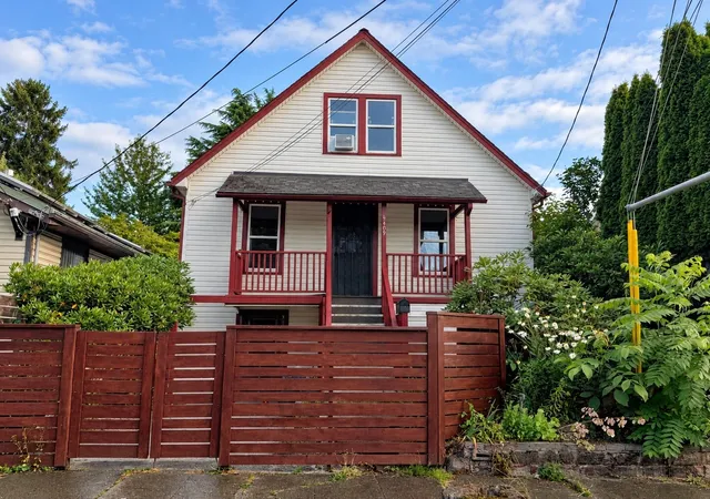 Photo 1 of Single family home for sale at 4409 S Hudson St, Seattle, WA 98118 | MLS# NWM2599239 | Listing updated on 2026-10-29