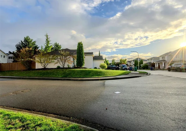 Photo 3 of Single family home for sale at 6102 Olive Ave SE, Auburn, WA 98092 | MLS# NWM2599242 | Listing updated on 2026-10-30