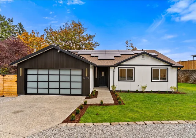 Photo 3 of Single family home for sale at 5717 S 301 Court, Auburn, WA 98001 | MLS# NWM2599245 | Listing updated on 2026-10-29