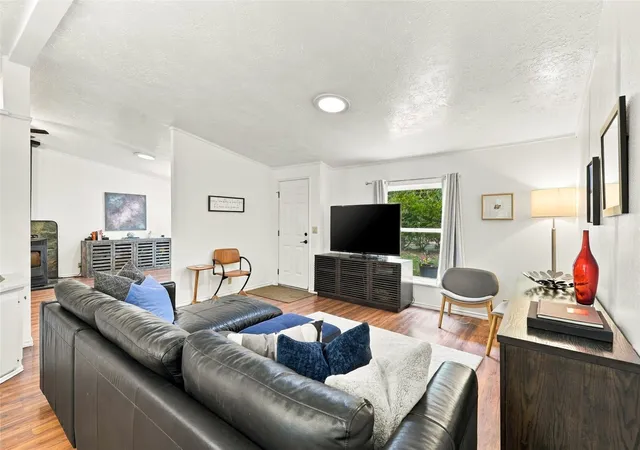 Photo 2 of Manufactured home for sale at 21909 Sweeney Rd SE, Maple Valley, WA 98038 | MLS# NWM2599265 | Listing updated on 2026-10-30