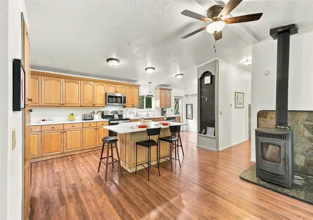 Photo 4 of Manufactured home for sale at 21909 Sweeney Rd SE, Maple Valley, WA 98038 | MLS# NWM2599265 | Listing updated on 2026-10-30
