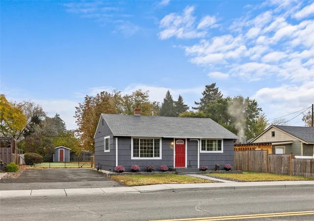 Photo 1 of Single family home for sale at 704 S Chestnut St, Ellensburg, WA 98926 | MLS# NWM2599276 | Listing updated on 2026-10-29