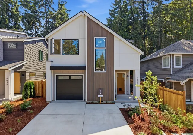 Photo 1 of Sale Pending at 10030 Slater Ave Ne, Kirkland, WA 98033 | MLS# NWM2599290 | Listing updated on 2026-10-29