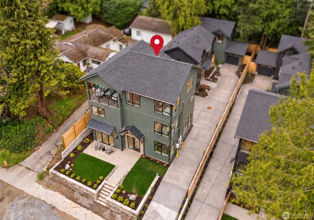 Photo 1 of Single family home for sale at 3020 Ne 95th Street, Seattle, WA 98115 | MLS# NWM2599336 | Listing updated on 2026-10-29