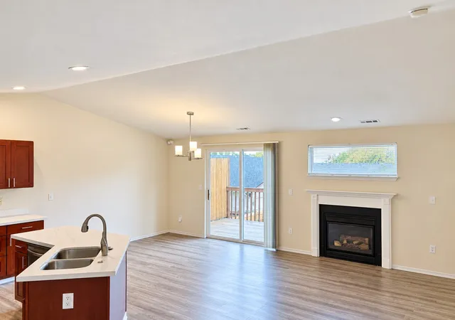 Photo 4 of Townhouse for sale at 7321 164th Street E, Puyallup, WA 98375 | MLS# NWM2599337 | Listing updated on 2026-10-29