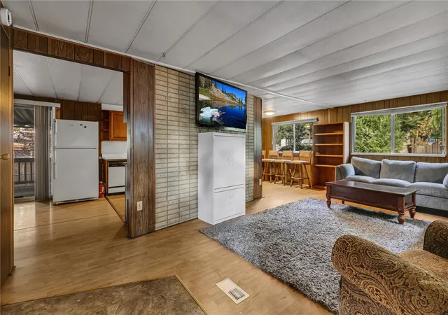 Photo 4 of Manufactured home for sale at 11302 199th Avenue E, Bonney Lake, WA 98391 | MLS# NWM2599345 | Listing updated on 2026-10-29