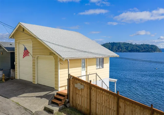 Photo 1 of Single family home for sale at 22710 US Hwy 101, Hoodsport, WA 98548 | MLS# NWM2599375 | Listing updated on 2026-10-30