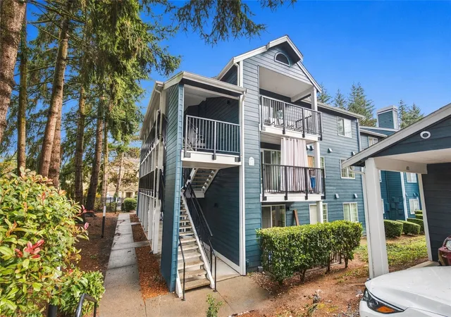 Condo for sale at 215 100th Street SW #D307, Everett, WA 98204 | MLS# NWM2599459