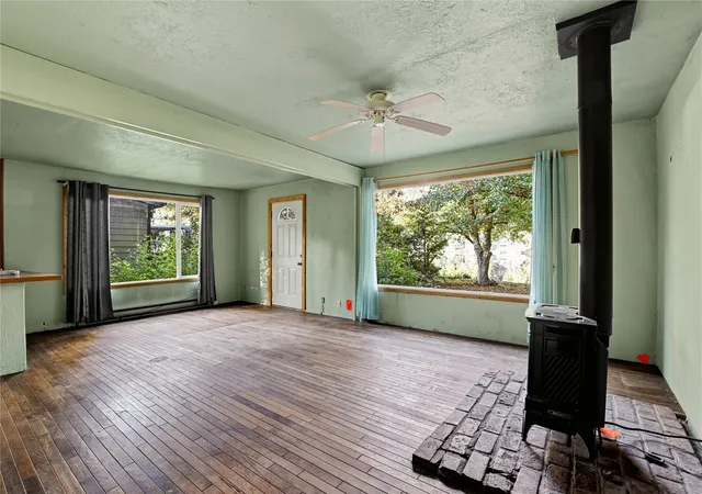 Photo 4 of Single family home for sale at 200 E Phillips Lake Loop Rd, Shelton, WA 98584 | MLS# NWM2599484 | Listing updated on 2026-10-29