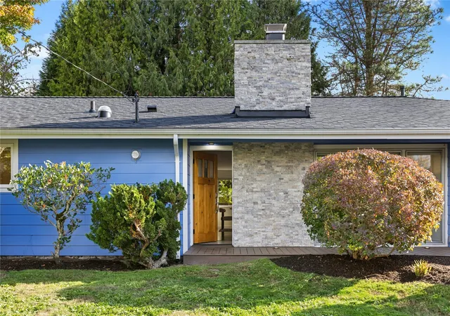 Photo 3 of Single family home for sale at 920 163rd Avenue SE, Bellevue, WA 98008 | MLS# NWM2599490 | Listing updated on 2026-10-30