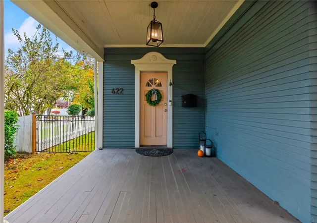Photo 2 of Single family home for sale at 622 F S, Centralia, WA 98531 | MLS# NWM2599491 | Listing updated on 2026-10-30