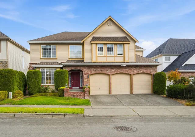 Single family home for sale at 1104 U St NW, Auburn, WA 98001 | MLS# NWM2599529