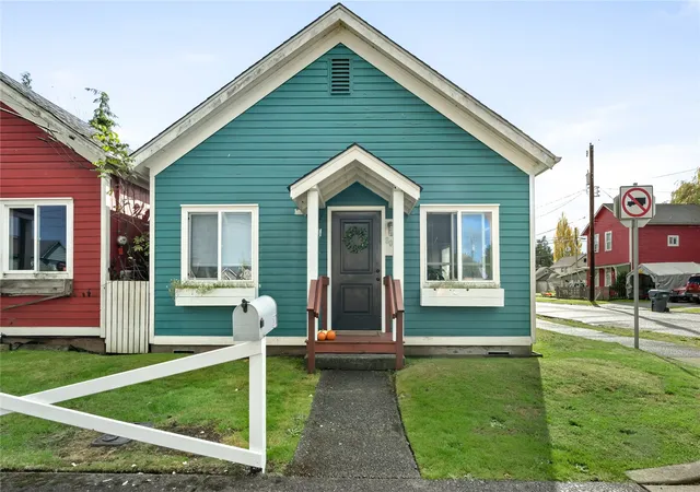 Photo 1 of Multi family home for sale at 801 E -807 1st St, Aberdeen, WA 98520 | MLS# NWM2599573 | Listing updated on 2026-10-30