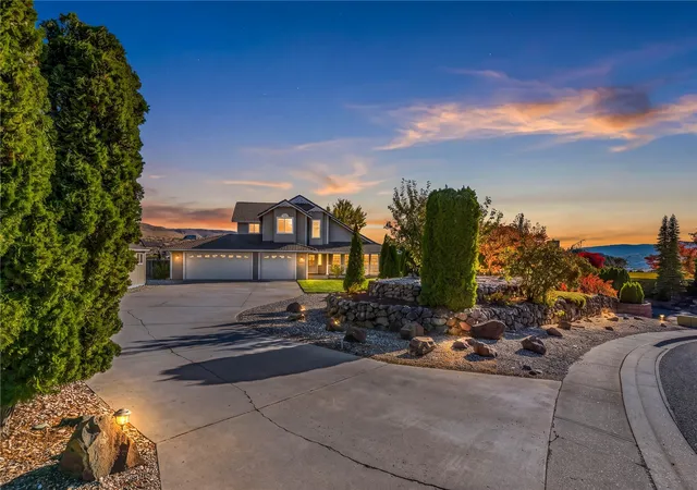 Single family home for sale at 284 Stoneybrook Ln, Wenatchee, WA 98801 | MLS# NWM2599605 | Listing updated on 2026-10-30