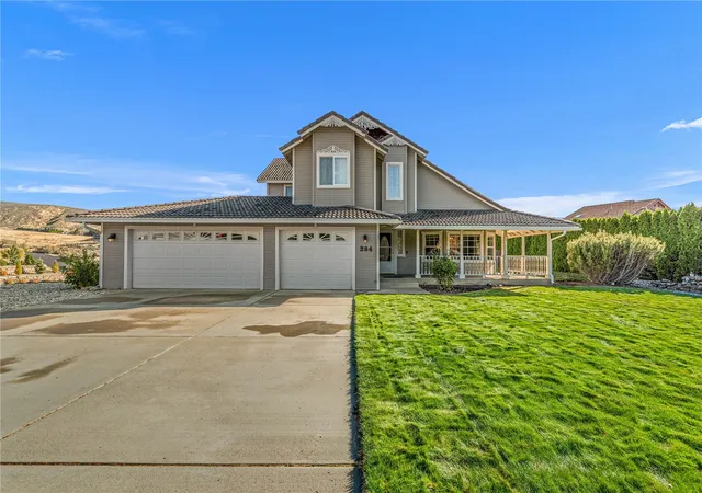 Photo 1 of Single family home for sale at 284 Stoneybrook Ln, Wenatchee, WA 98801 | MLS# NWM2599605 | Listing updated on 2026-10-30