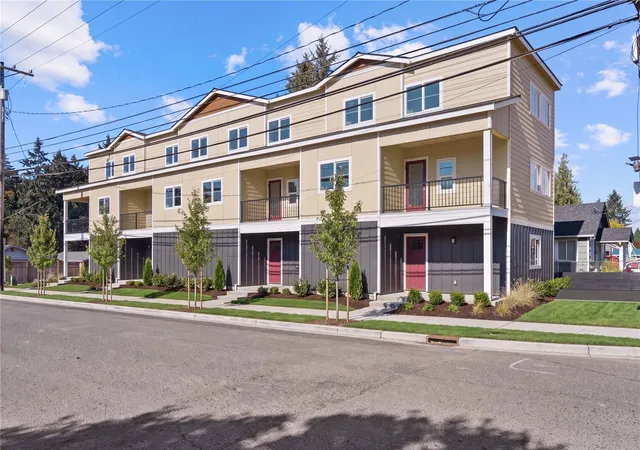 Townhouse for sale at 407 S 82nd Street, Tacoma, WA 98408 | MLS# NWM2599634 | Listing updated on 2026-10-30