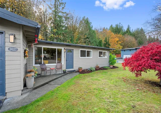 Single family home for sale at 3027 Burl Pl, Everett, WA 98203 | MLS# NWM2599642