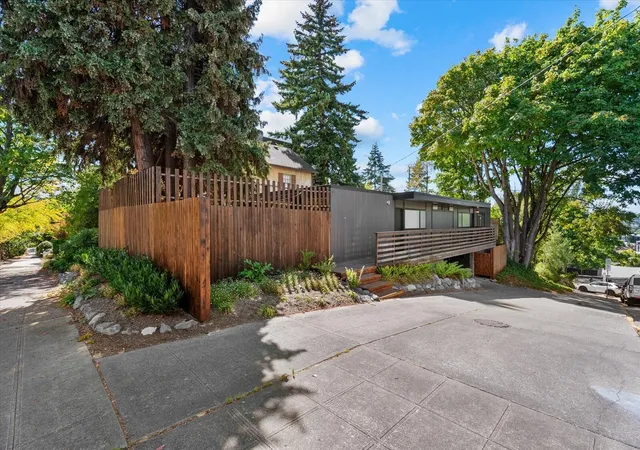 Photo 3 of Single family home for sale at 719 N 38th Street, Seattle, WA 98103 | MLS# NWM2599674 | Listing updated on 2026-10-30