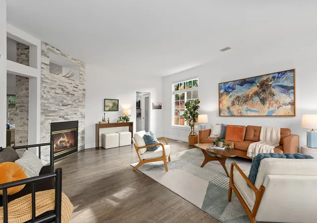 Photo 2 of Single family home for sale at 5615 1st Avenue SE, Everett, WA 98203 | MLS# NWM2599741 | Listing updated on 2026-10-30