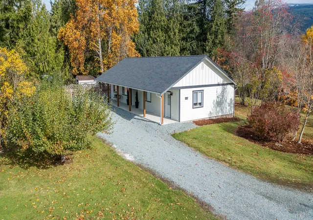 Photo 3 of Single family home for sale at 22376 Grip Rd, Sedro Woolley, WA 98284 | MLS# NWM2599833 | Listing updated on 2026-10-31