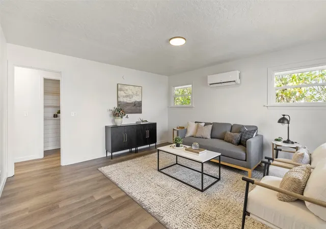 Photo 2 of Single family home for sale at 720 W Chestnut, Centralia, WA 98531 | MLS# NWM2599836 | Listing updated on 2026-10-31