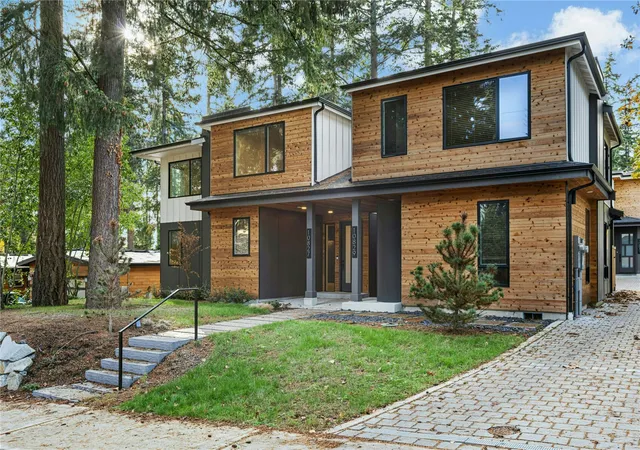 Photo 2 of Condo for sale at 10827 104th Avenue NE, Kirkland, WA 98033 | MLS# NWM2599895 | Listing updated on 2026-10-30