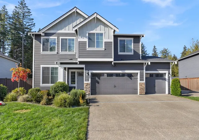 Single family home for sale at 17536 Crossing Dr E, Puyallup, WA 98374 | MLS# NWM2599908