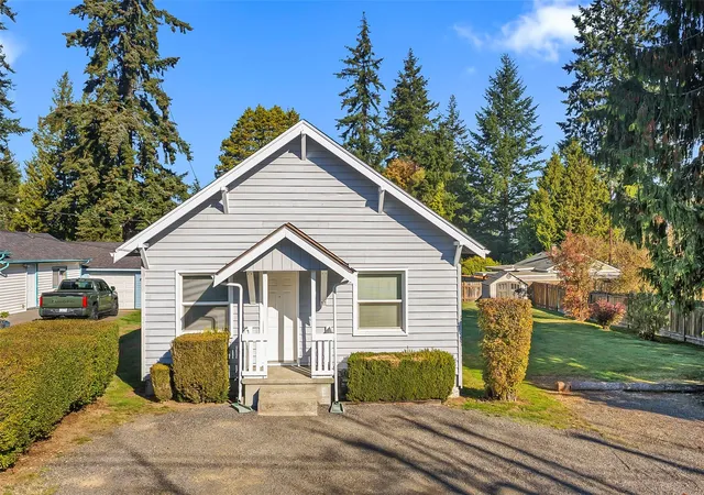 Photo 1 of Single family home for sale at 2427 Monroe Ave, Everett, WA 98203 | MLS# NWM2599937 | Listing updated on 2026-10-31