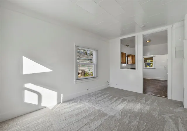 Photo 4 of Single family home for sale at 2427 Monroe Ave, Everett, WA 98203 | MLS# NWM2599937 | Listing updated on 2026-10-31