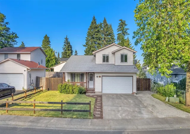 Single family home for sale at 460 Meadow Ln, Chehalis, WA 98532 | MLS# NWM2599944