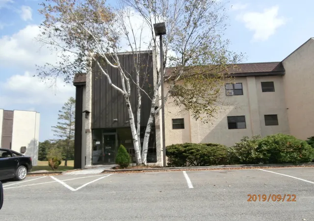Photo 1 of Condominium at 139 Foxfire Dr #305, Mount Pocono, PA 18344 | MLS# PM-75975 | | Sold on 2020-08-22